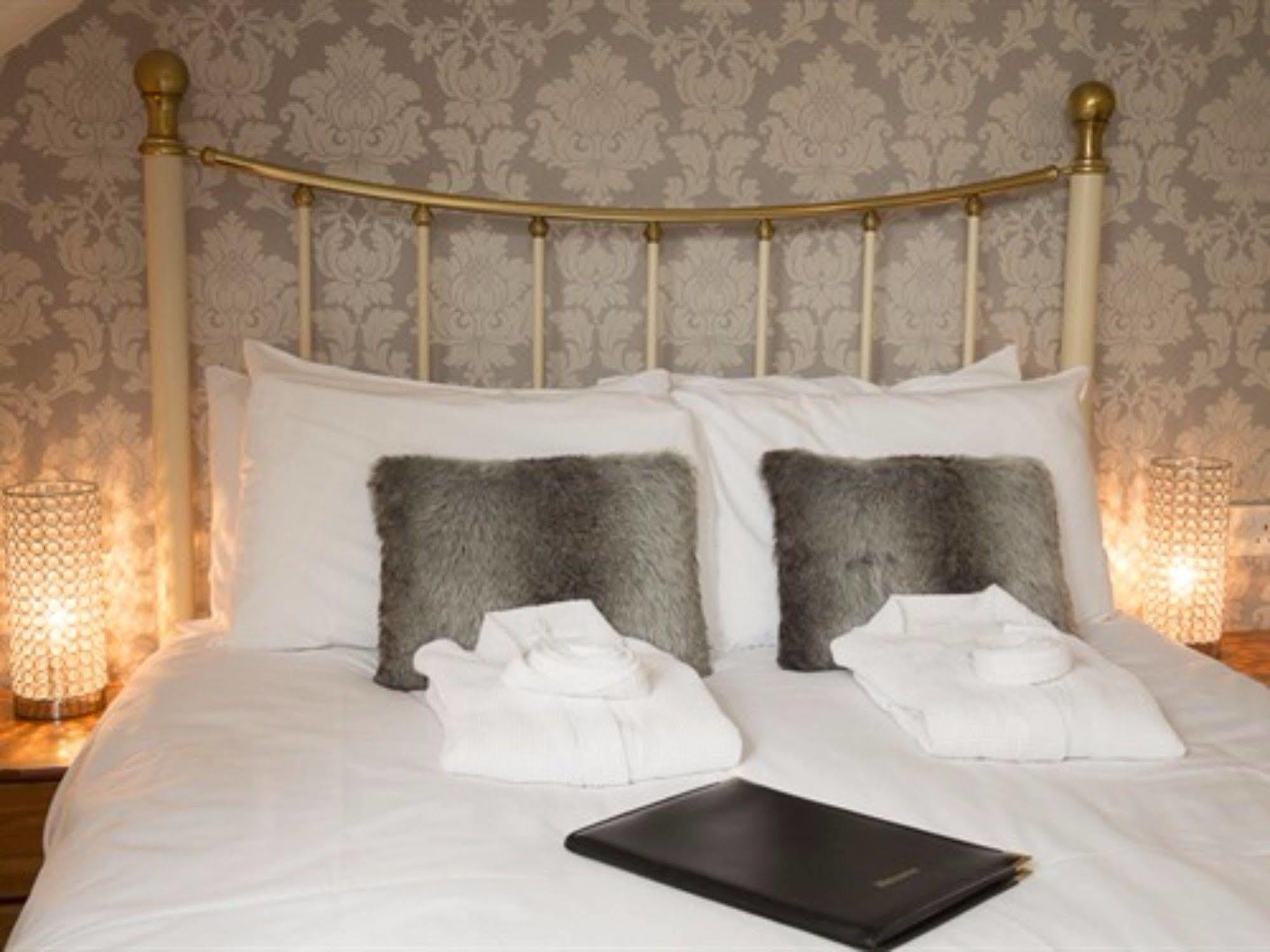 เอลเลอร์บรูค เฮาส์ Hotel คาร์ลไอเอิล ภายนอก รูปภาพ